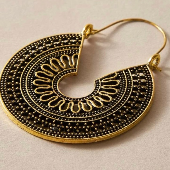 🦋 3/$24 Bronze boho hoop earrings / NWOT - Picture 3 of 3